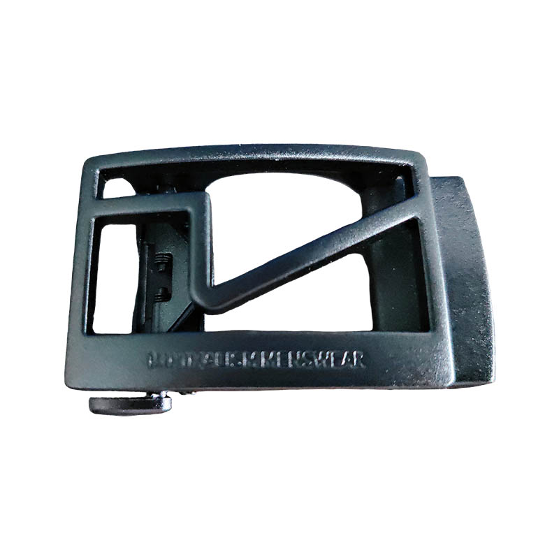 How can the elastic structure of zinc alloy belt buckles be designed to prevent breakage?